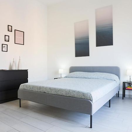 Bright & Central Apartment Near The Station ساليرنو المظهر الخارجي الصورة
