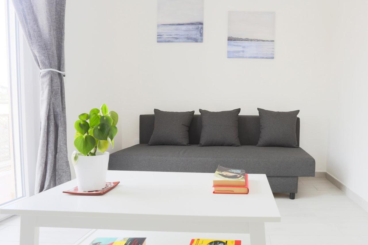 Bright & Central Apartment Near The Station ساليرنو المظهر الخارجي الصورة