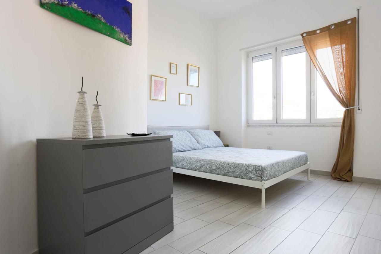 Bright & Central Apartment Near The Station ساليرنو المظهر الخارجي الصورة