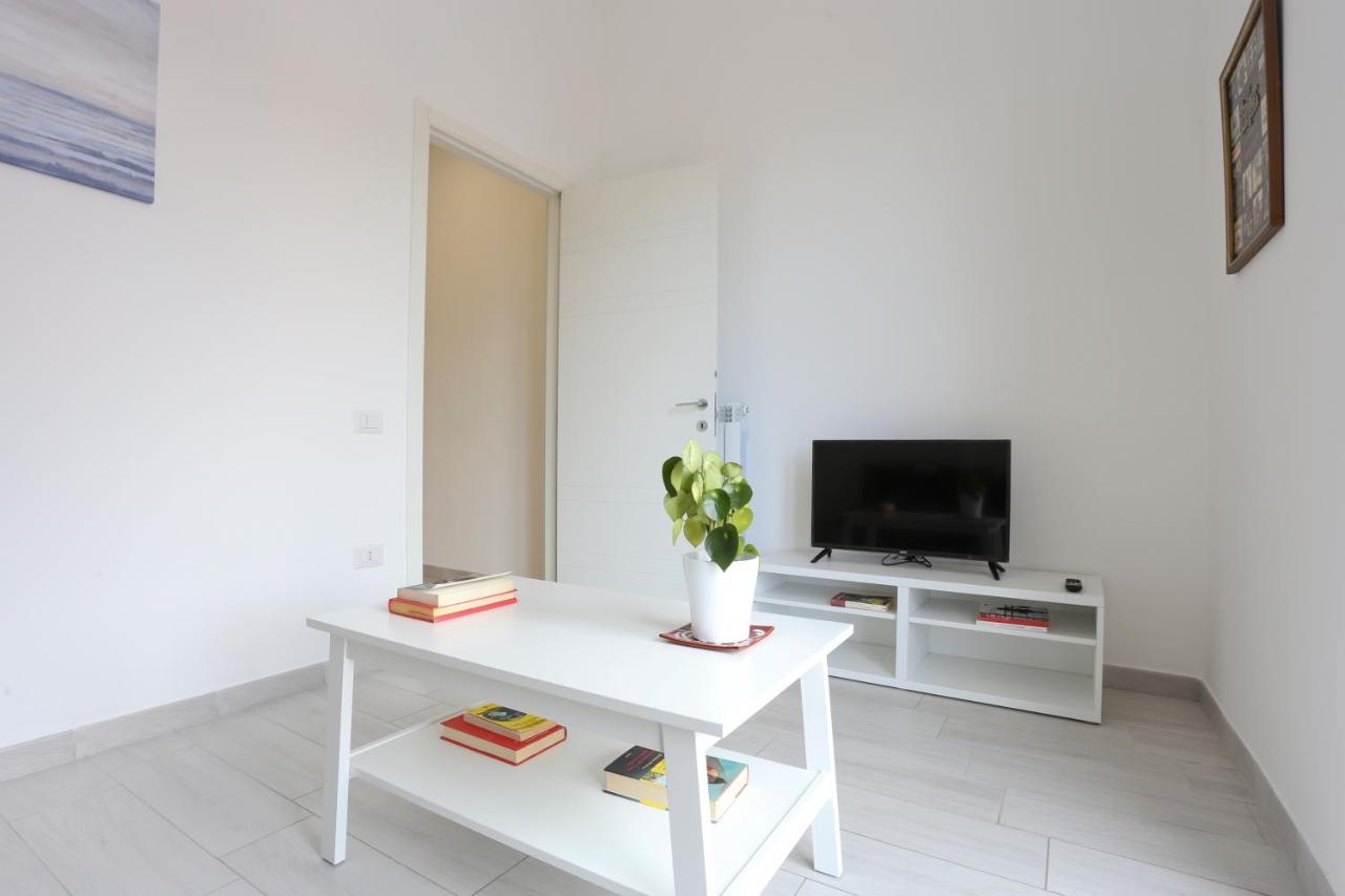 Bright & Central Apartment Near The Station ساليرنو المظهر الخارجي الصورة