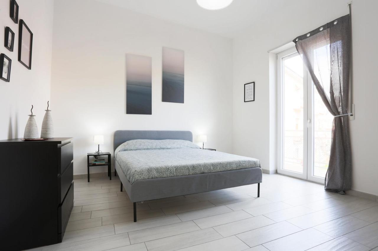 Bright & Central Apartment Near The Station ساليرنو المظهر الخارجي الصورة